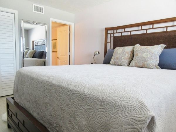 Fort Myers Two Bedroom Vacation Beach Condo Full Gulf Views
