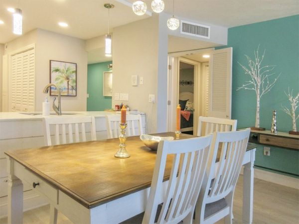 Fort Myers Two Bedroom Vacation Beach Condo Full Gulf Views