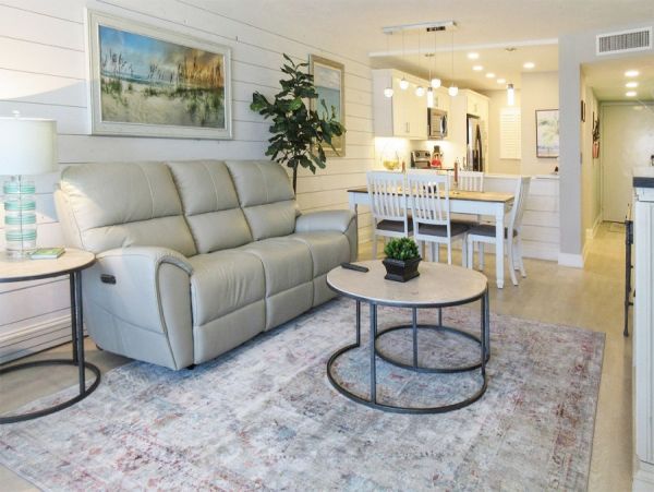 Fort Myers Two Bedroom Vacation Beach Condo Full Gulf Views