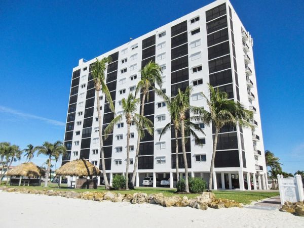Fort Myers Two Bedroom Vacation Beach Condo Full Gulf Views