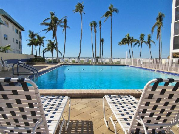 Fort Myers Two Bedroom Vacation Beach Condo Full Gulf Views