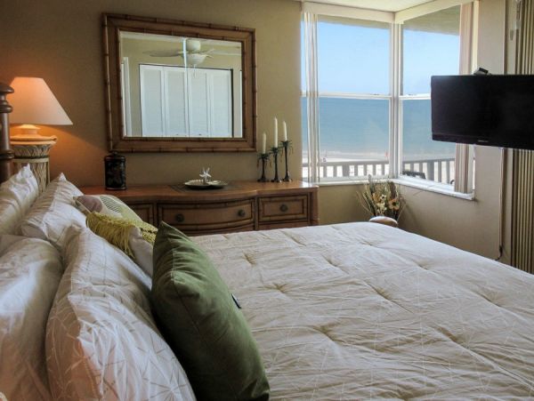 1 Bedroom Beachfront Vacation Condo