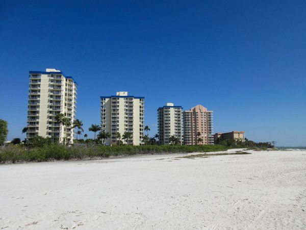 1 Bedroom Beachfront Vacation Condo