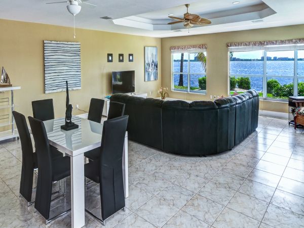 Cape Coral Home 986539