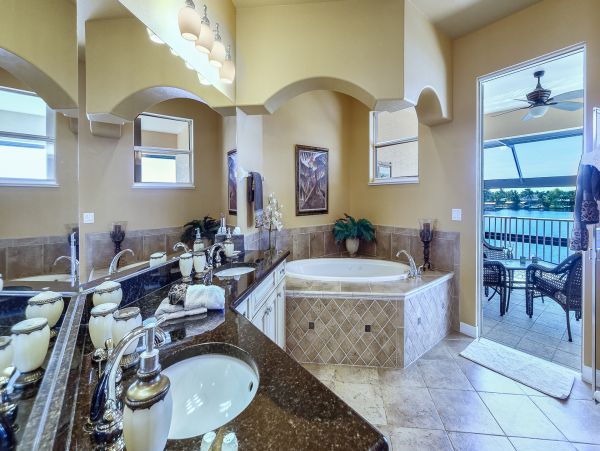 Cape Coral Home 986554