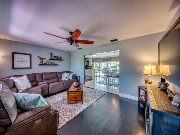 Gorgeous 2 Bedroom Cape Coral Waterfront Vacation Rental with Pool & Dock