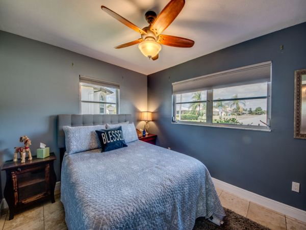 Gorgeous 2 Bedroom Cape Coral Waterfront Vacation Rental with Pool & Dock
