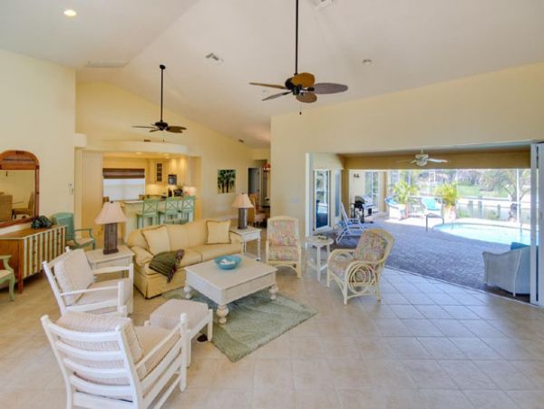 Canalfront Four Bedroom Rental Home in Cape Coral