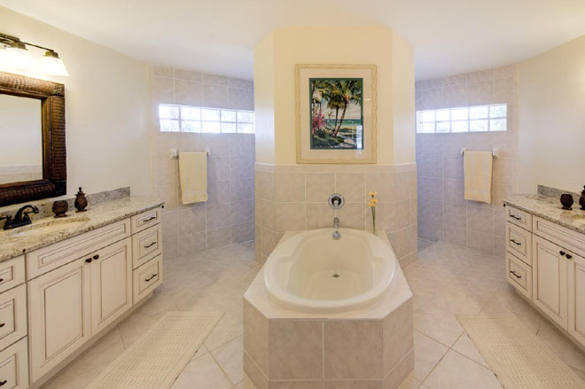 Canalfront Four Bedroom Rental Home in Cape Coral
