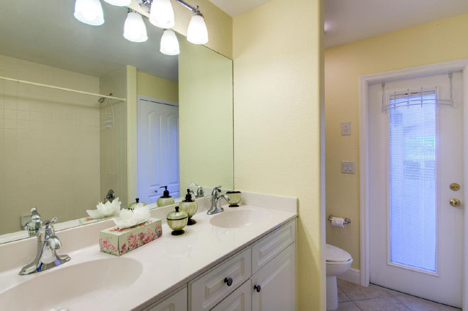 Canalfront Four Bedroom Rental Home in Cape Coral