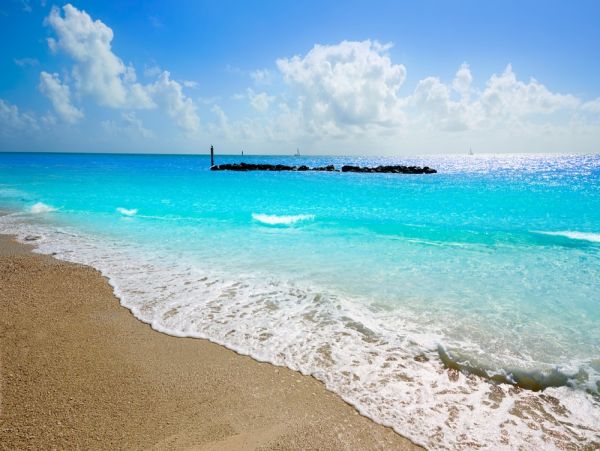 Walk to Beach Vacation Home Four Bedroom
