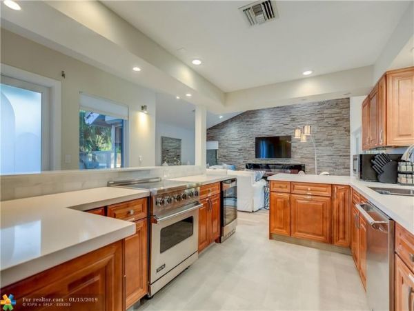 Pompano Beach Home 987023
