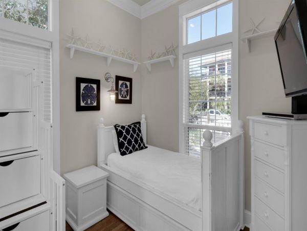Santa Rosa Beach 7 Bedroom Lake View Vacation Home