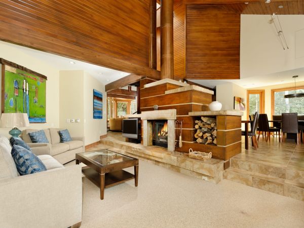 Six Bedroom Ski in Ski Out & Hot Tub