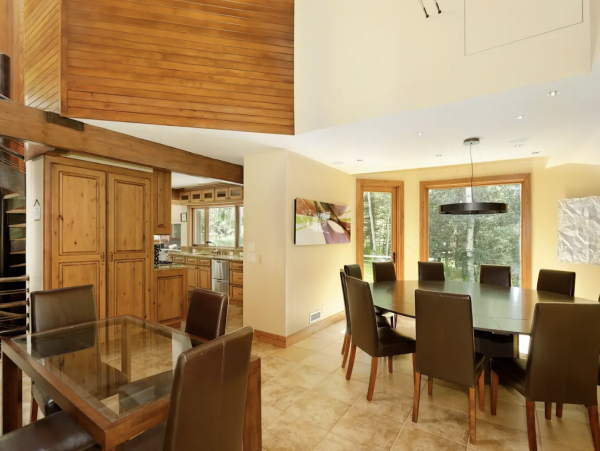 Six Bedroom Ski in Ski Out & Hot Tub