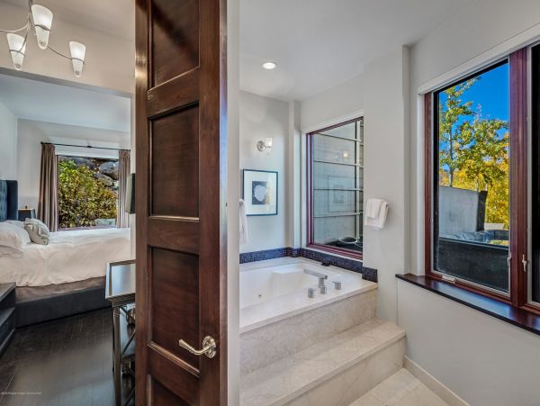 Snowmass Home 987123
