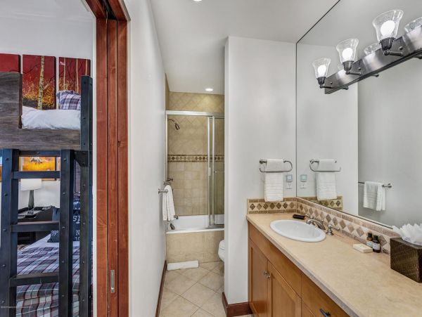 Snowmass Home 987123