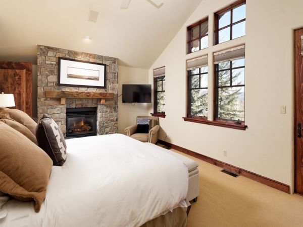 Snowmass Home 987140