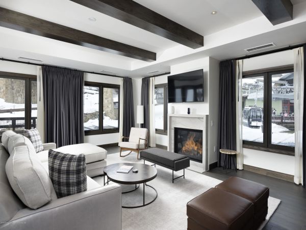 Snowmass 3 Bedroom Rental Private Balcony Ski In/Ski Out