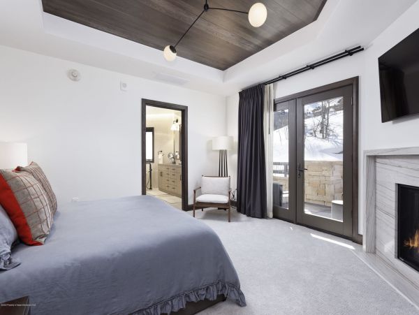 Snowmass 3 Bedroom Rental Private Balcony Ski In/Ski Out