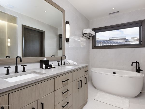 Snowmass 3 Bedroom Rental Private Balcony Ski In/Ski Out