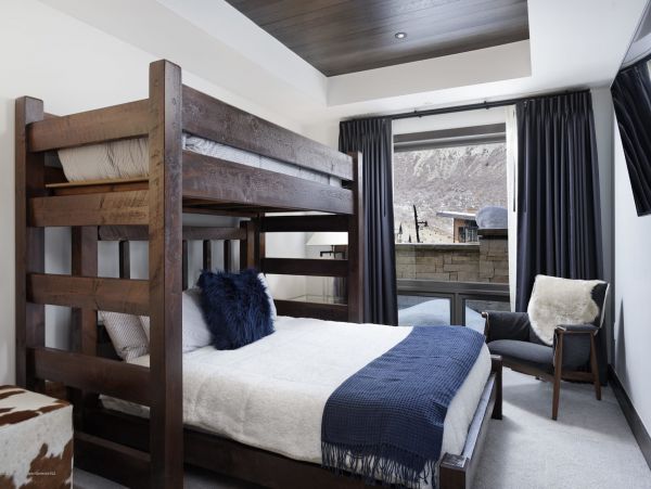 Snowmass 3 Bedroom Rental Private Balcony Ski In/Ski Out