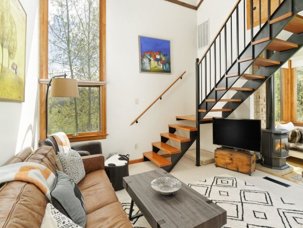 Snowmass 2 Bedroom Townhome with Deck and BBQ Grill