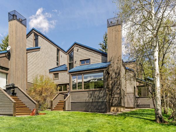 Snowmass 2 Bedroom Townhome with Deck and BBQ Grill