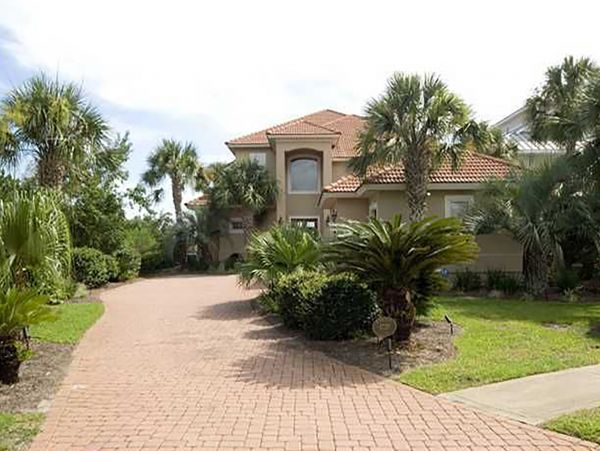 Luxury Three Bedroom Waterfront Home in Destin Pool & Spa
