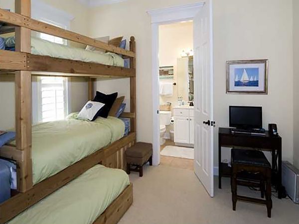 Luxury Three Bedroom Waterfront Home in Destin Pool & Spa