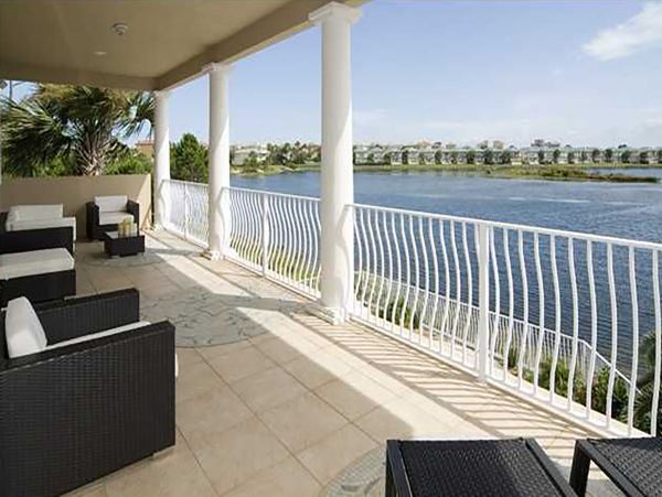 Luxury Three Bedroom Waterfront Home in Destin Pool & Spa