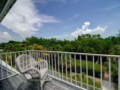 Walk to Beach Three Bedroom Vacation Rental Home in Sanibel