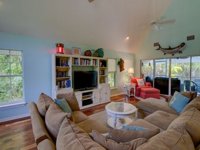 Walk to Beach Three Bedroom Vacation Rental Home in Sanibel