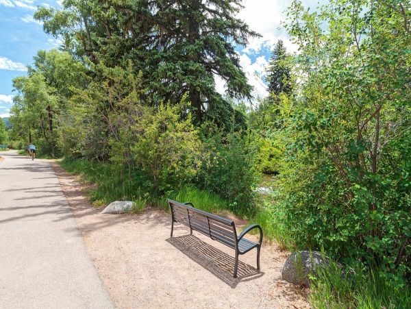 Mountain View Avon Vacation Condo Shuttle to Lift