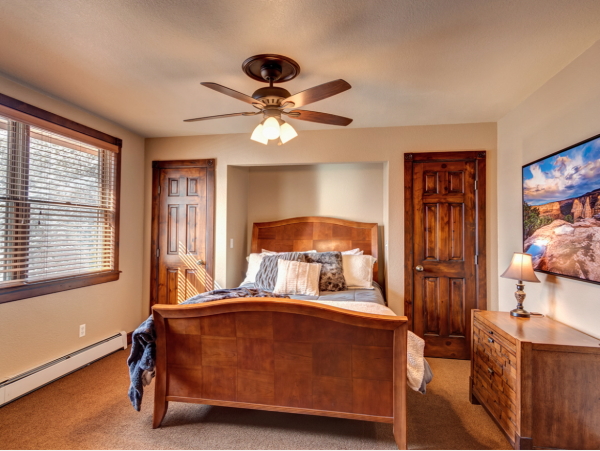 Luxury Breckenridge Ski Rental Shuttle to Lifts Sleeps 16