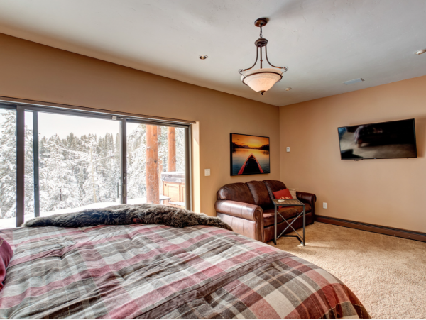 Luxury Breckenridge Ski Rental Shuttle to Lifts Sleeps 16