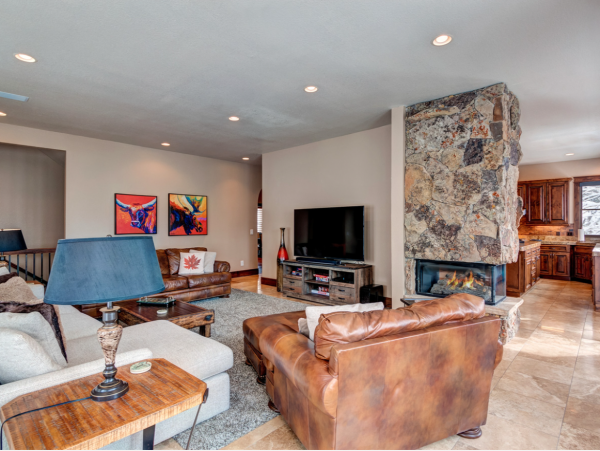 Luxury Breckenridge Ski Rental Shuttle to Lifts Sleeps 16