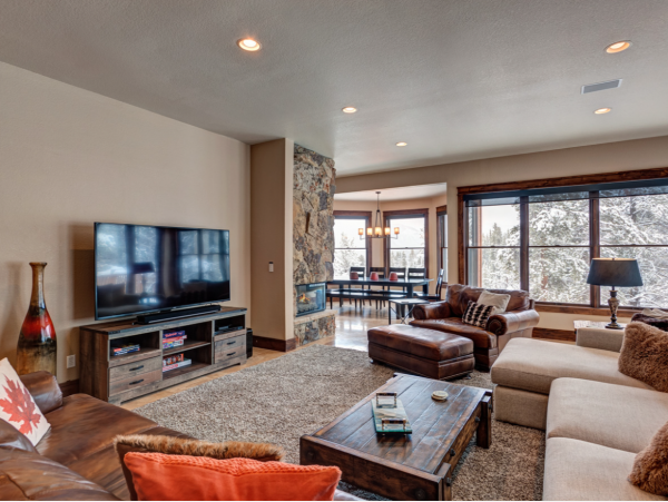 Luxury Breckenridge Ski Rental Shuttle to Lifts Sleeps 16