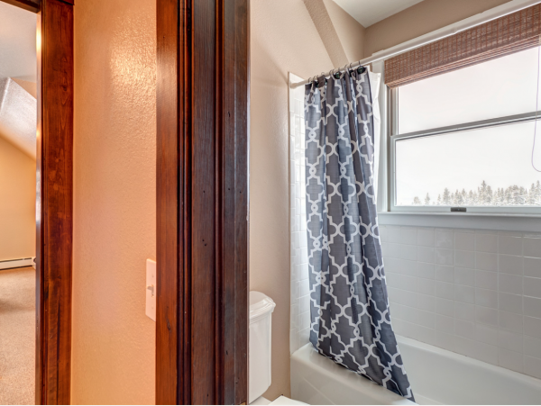 Luxury Breckenridge Ski Rental Shuttle to Lifts Sleeps 16