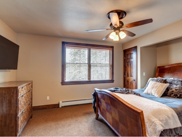 Luxury Breckenridge Ski Rental Shuttle to Lifts Sleeps 16