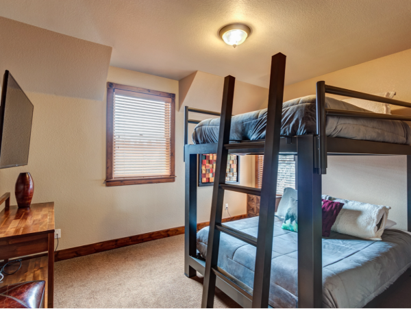 Luxury Breckenridge Ski Rental Shuttle to Lifts Sleeps 16