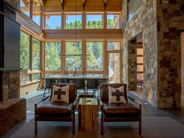 Luxury Lionshead Forest Rd Vacation Home 50 yards to Slopes