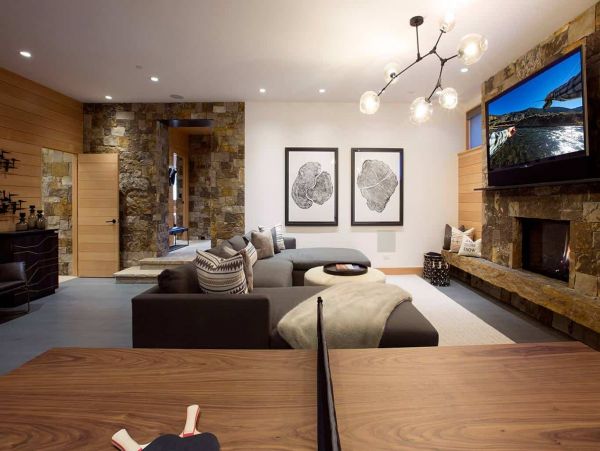 Luxury Lionshead Forest Rd Vacation Home 50 yards to Slopes