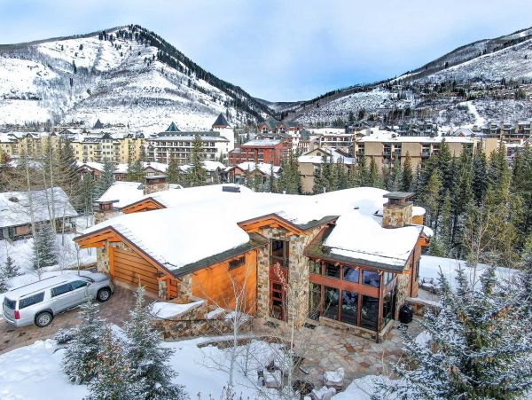 Luxury Lionshead Forest Rd Vacation Home 50 yards to Slopes