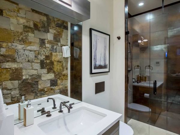 Luxury Lionshead Forest Rd Vacation Home 50 yards to Slopes