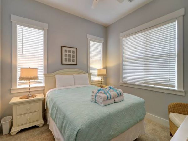 Charming Vacation Home Rental On Seacrest Beach With Pool