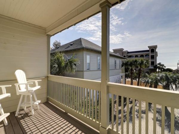 Charming Vacation Home Rental On Seacrest Beach With Pool