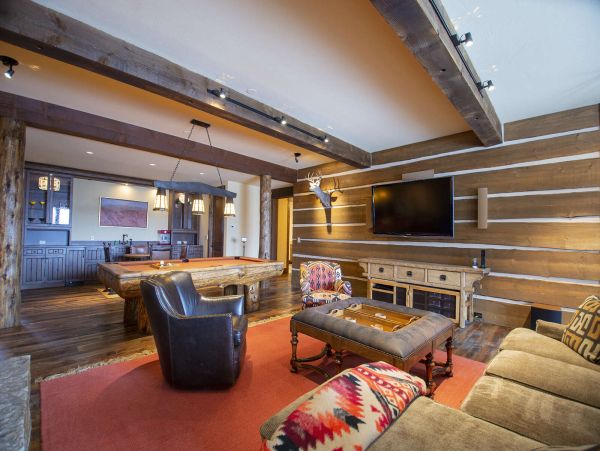 Luxury Winter Park 7 Bedroom Home with Game Room & Views