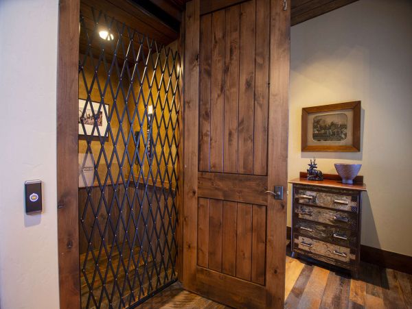 Luxury Winter Park 7 Bedroom Home with Game Room & Views