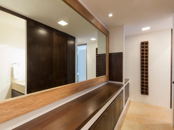 Beautiful Vacation Condo with Communal Pool Walk to Beach